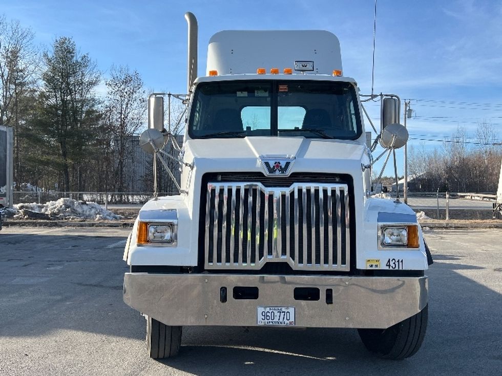 2016 Western Star 4700SB Cab and Chassis Truck