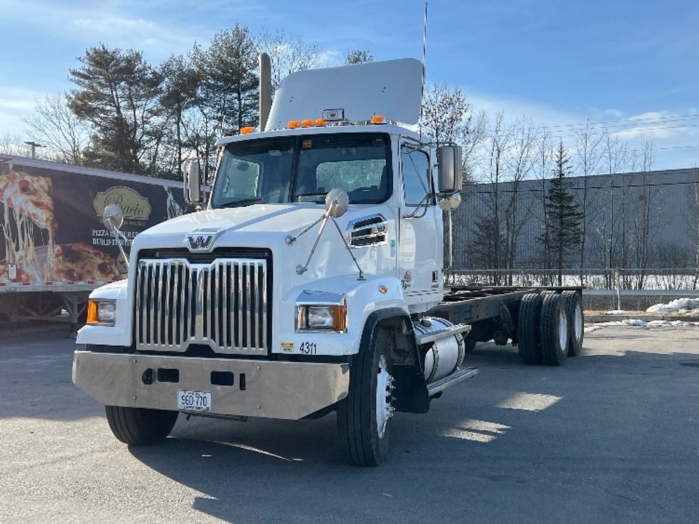 2016 Western Star 4700SB Cab and Chassis Truck