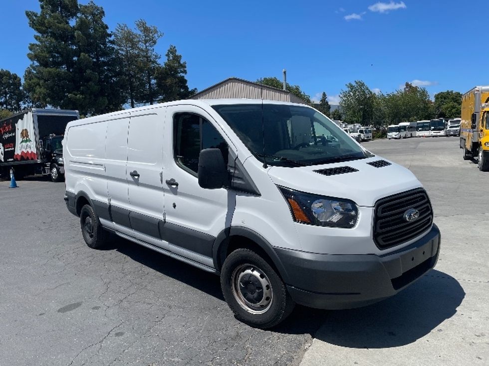 Used Ford Cargo Vans for Sale in CA - Penske Used Trucks