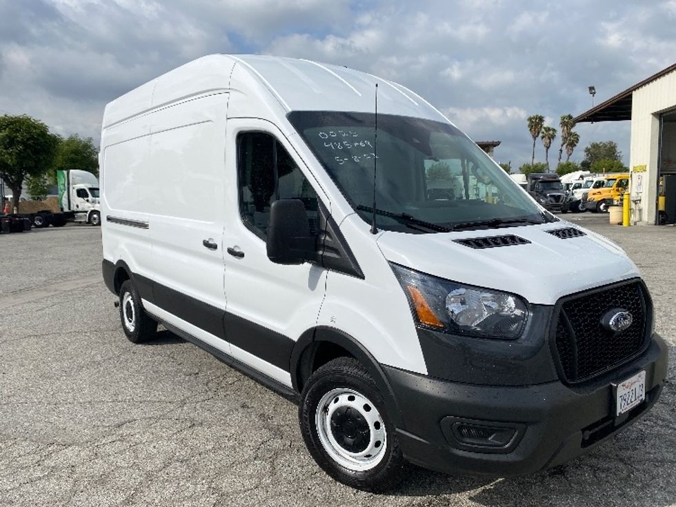 Used Ford Transit 250 Cargo Vans for Sale in CA - Penske Used Trucks