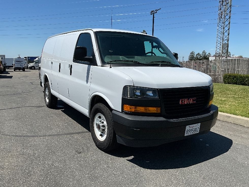 Used GMC Cargo Vans for Sale - Penske Used Trucks