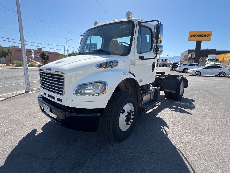 2015 Freightliner M2 Day Cab Tractor