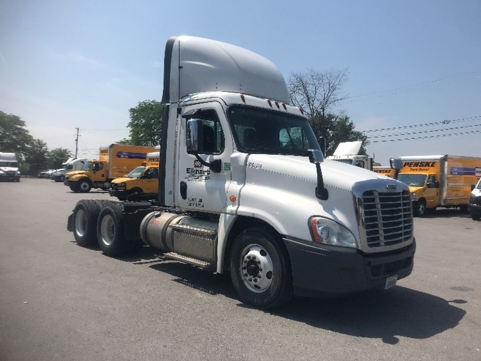 Used Day Cab Trucks for Sale in KY - Penske Used Trucks