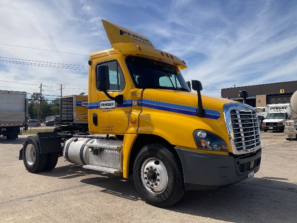 2018 Freightliner Cascadia 12542ST Day Cab Tractor