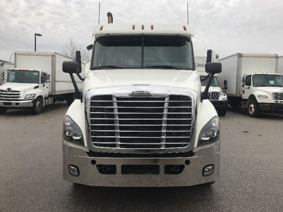 2018 Freightliner Cascadia 12564st Day Cab Tractor