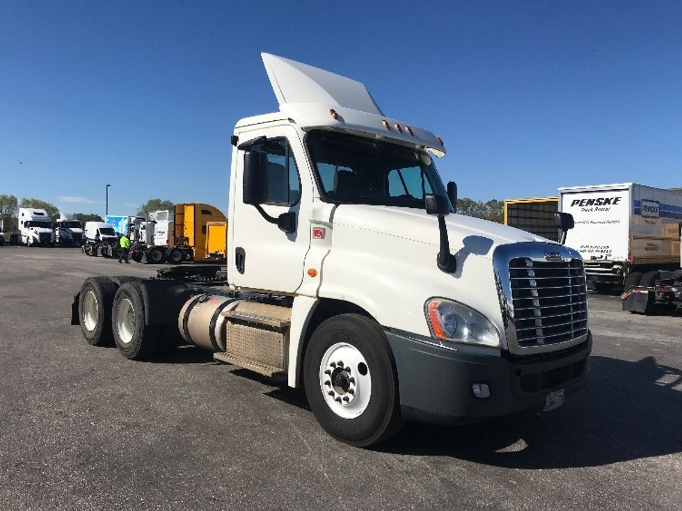 2018 Freightliner Cascadia 12564ST Day Cab Tractor