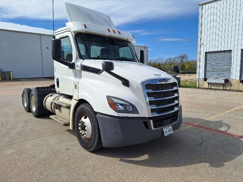 Your Next Used 2018 Freightliner T12664ST, 277991, Is For Sale And ...