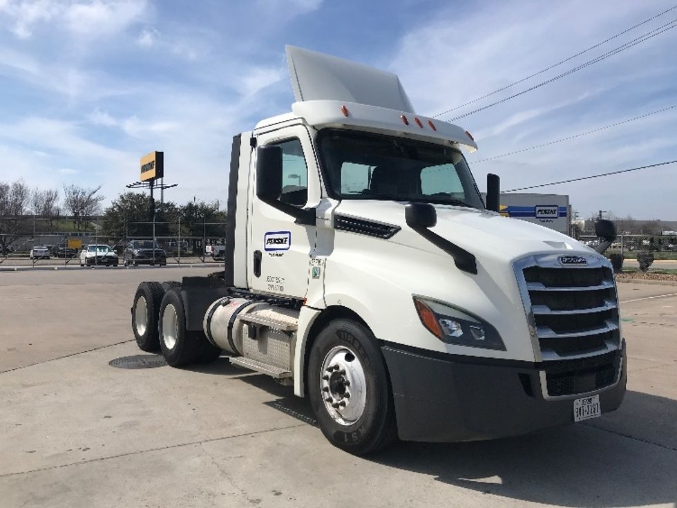 Your Next Used 2018 Freightliner T12664ST, 277899, Is For Sale And ...