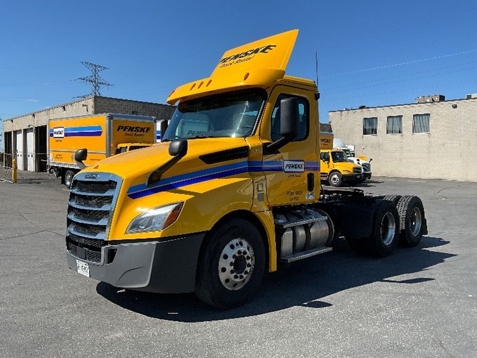 2019 Freightliner T12664ST Day Cab Tractor