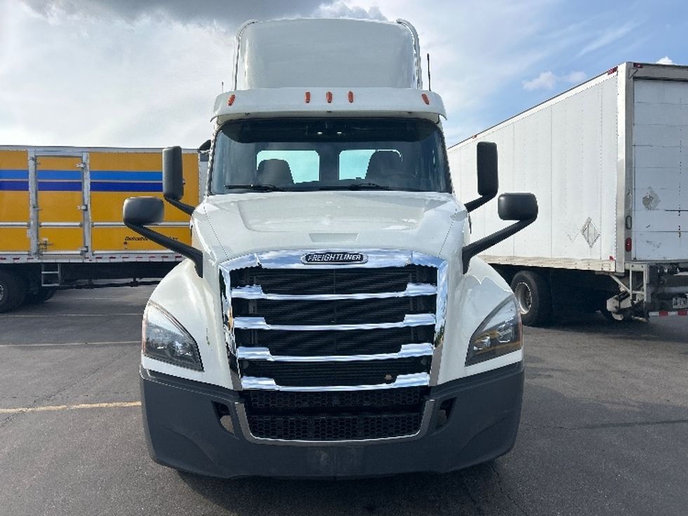 2019 Freightliner T12664ST Day Cab Tractor