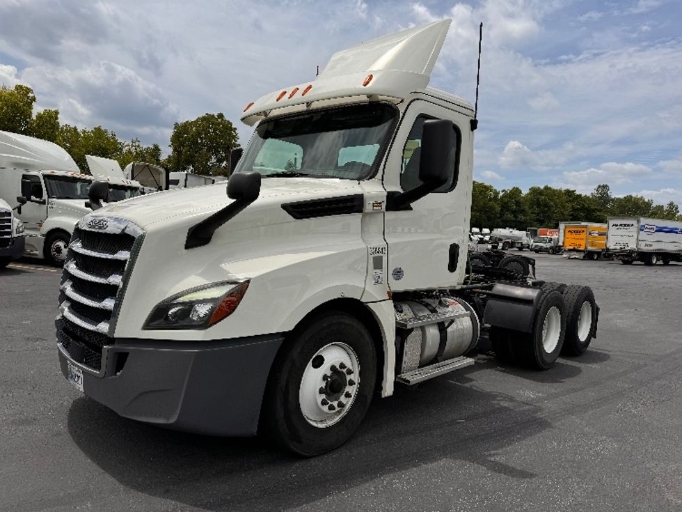 2019 Freightliner T12664ST Day Cab Tractor