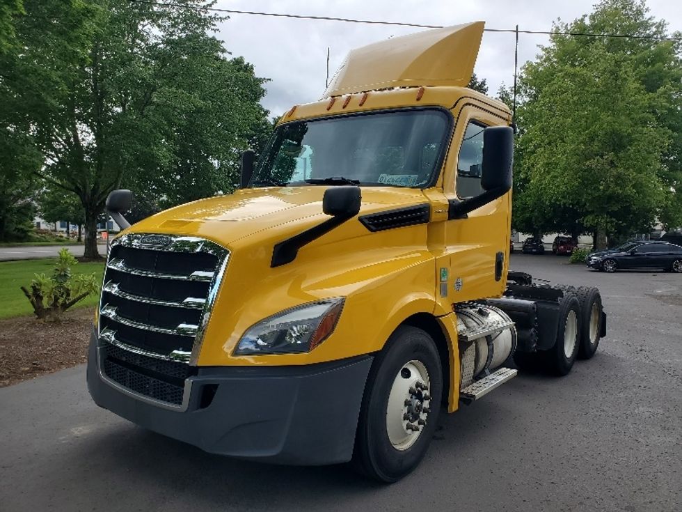 2019 Freightliner T12664ST Day Cab Tractor