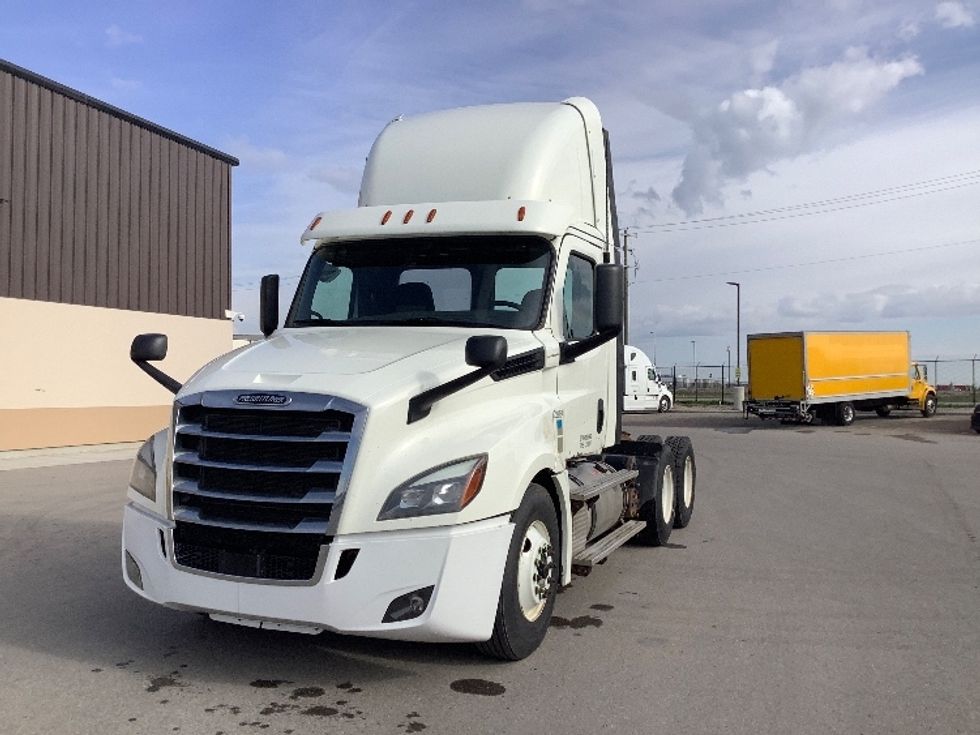 2019 Freightliner T12664ST Day Cab Tractor