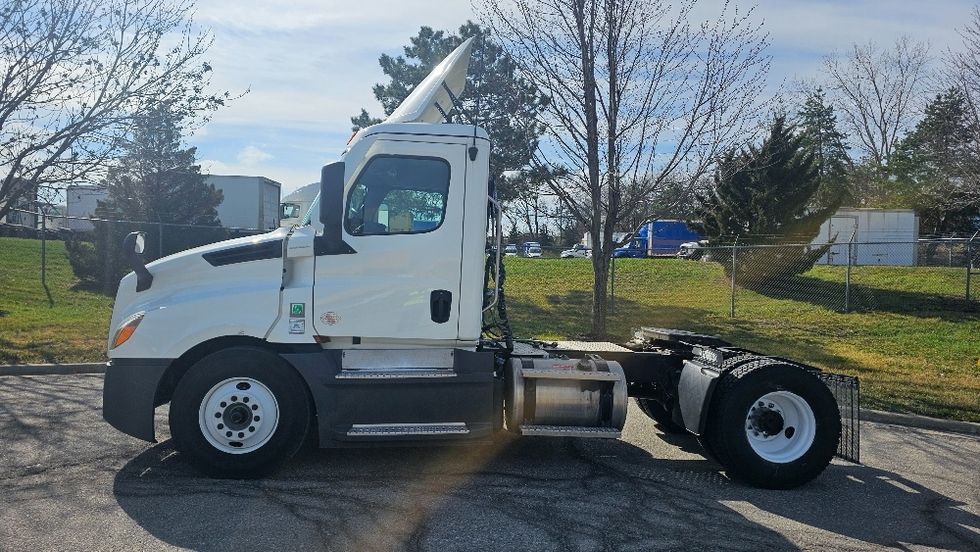 Your Next Used 2021 Freightliner T12642st, 373008, Is For Sale And 