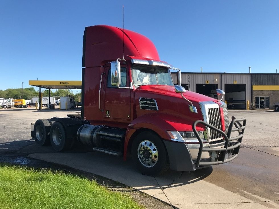 2018 Western Star 5700XE Day Cab Tractor