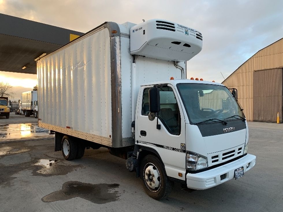 Used Isuzu Cabover Trucks For Sale In Ca Penske Used Trucks