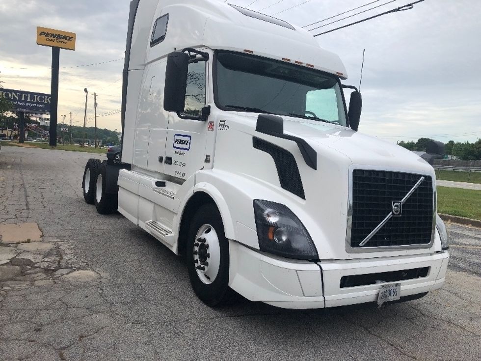 Used 2016 Volvo Tractor Sleeper Tractor - Unit 129201 - Penske Used Trucks