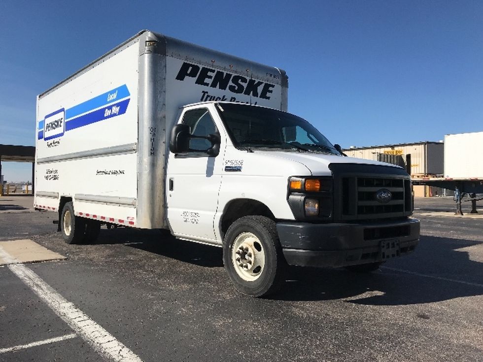 Used Light Duty Box Trucks for Sale in KS - Penske Used Trucks