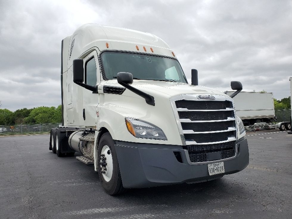 Used Freightliner T12664ST Sleeper Trucks for Sale in TX - Penske Used ...