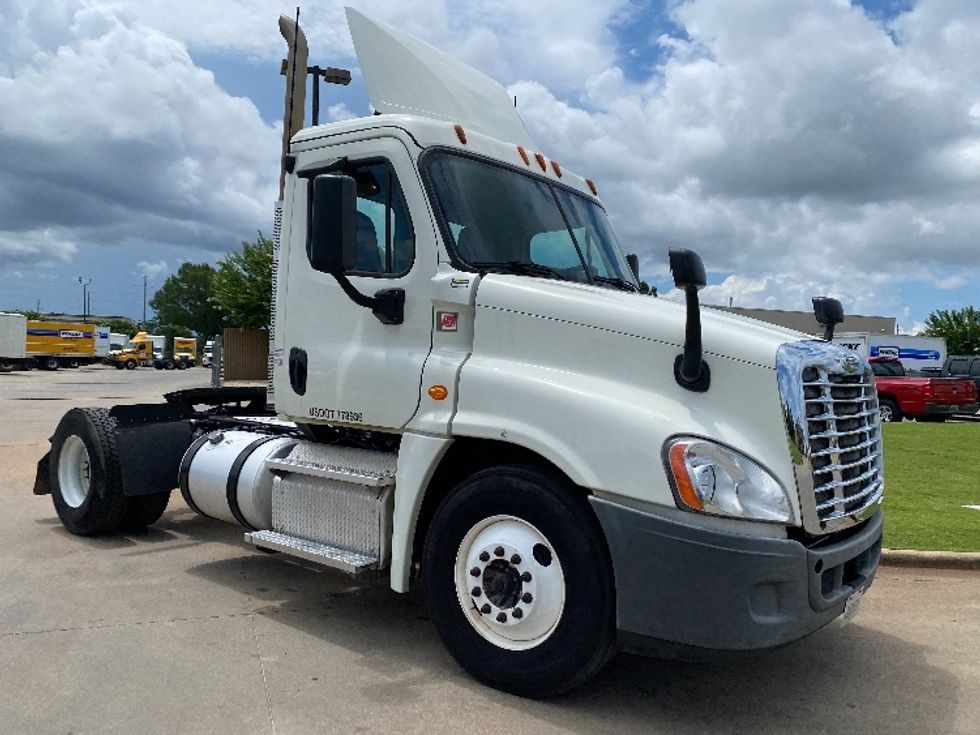 Used Day Cab Trucks for Sale in AL - Penske Used Trucks