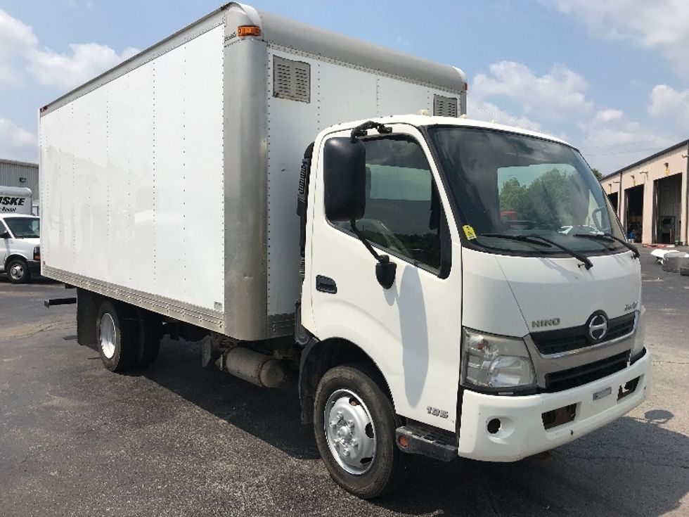 Used Medium Duty Box Trucks for Sale in Canada - Penske Used Trucks