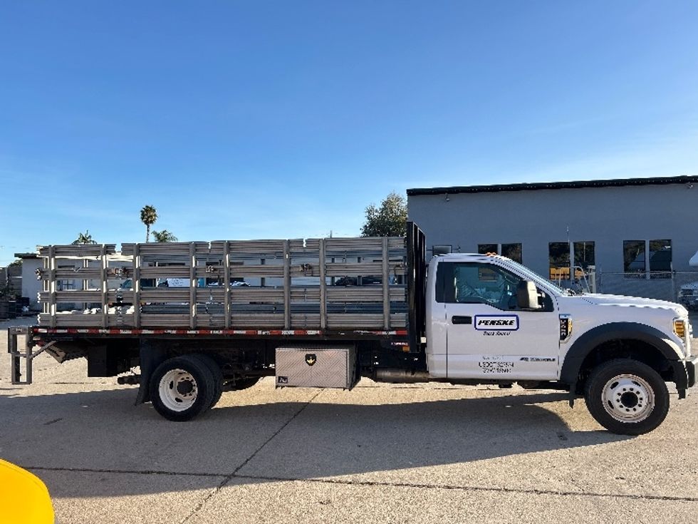 2019 Ford F450 Flatbed Truck