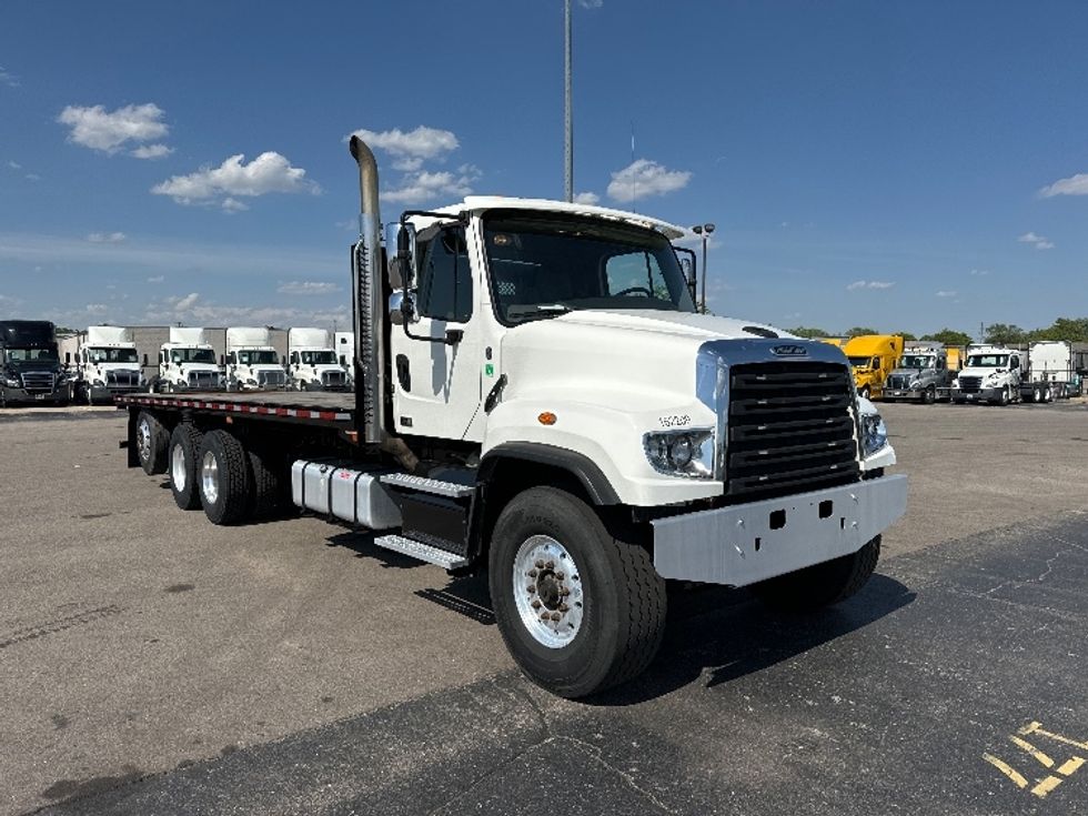 Used Flatbed Trucks for Sale - Penske Used Trucks