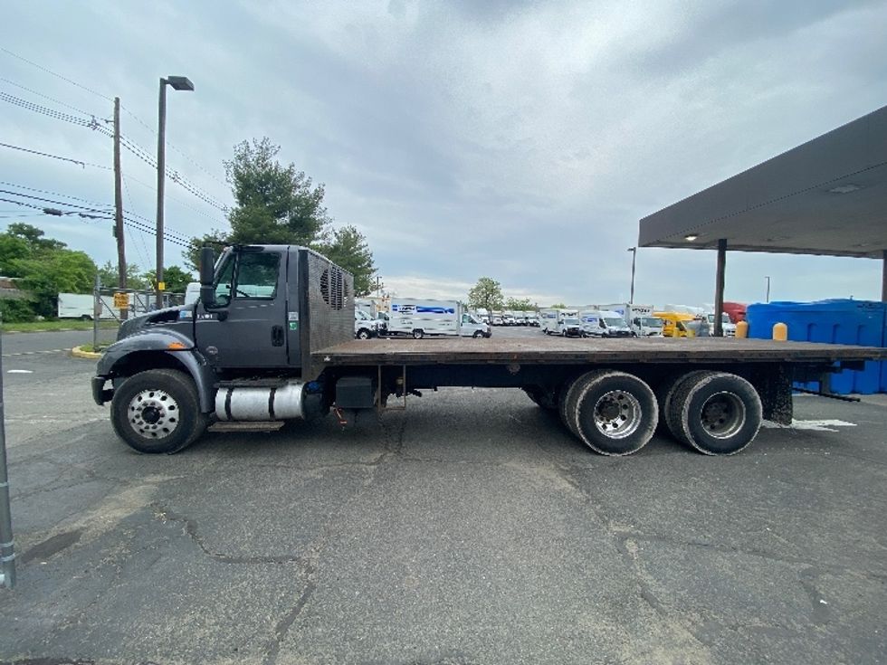 2018 International 4400 Flatbed Truck