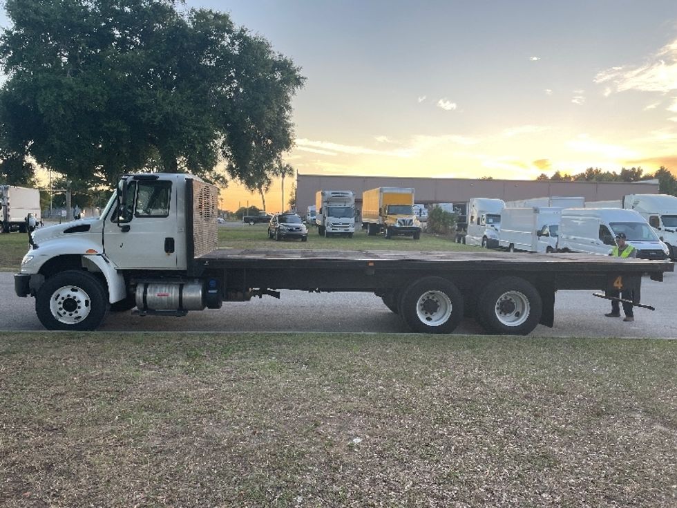 2019 International 4400 Flatbed Truck