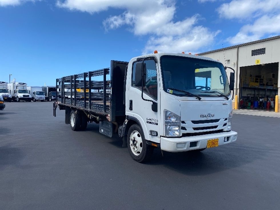 Used Isuzu Cabover Trucks for Sale - Penske Used Trucks