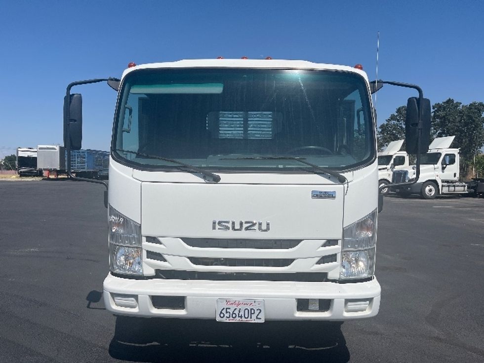 2019 Isuzu NRR Flatbed Truck