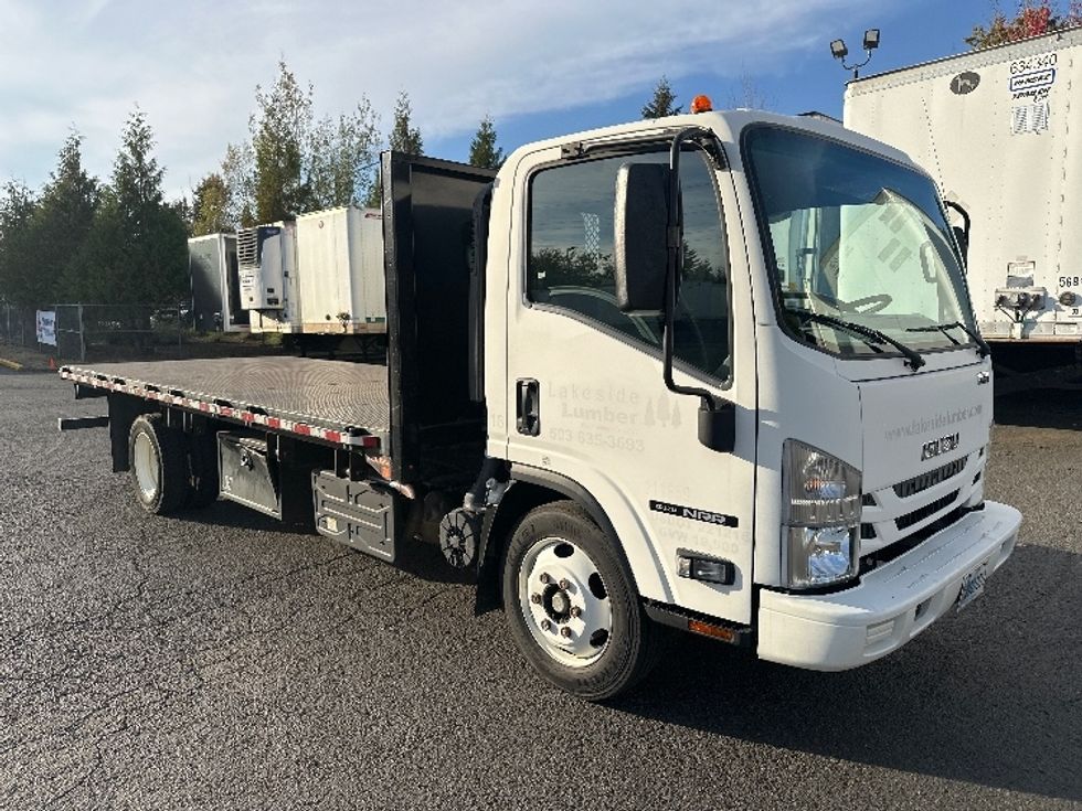 2019 Isuzu NRR Flatbed Truck