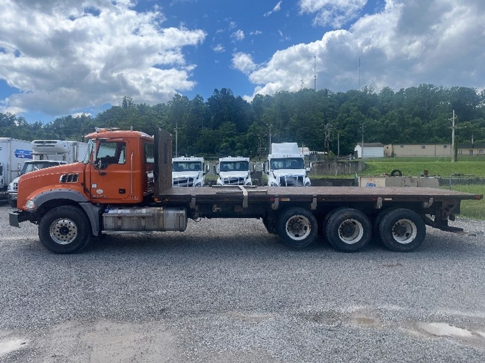 2017 Mack Granite GU813 Flatbed Truck