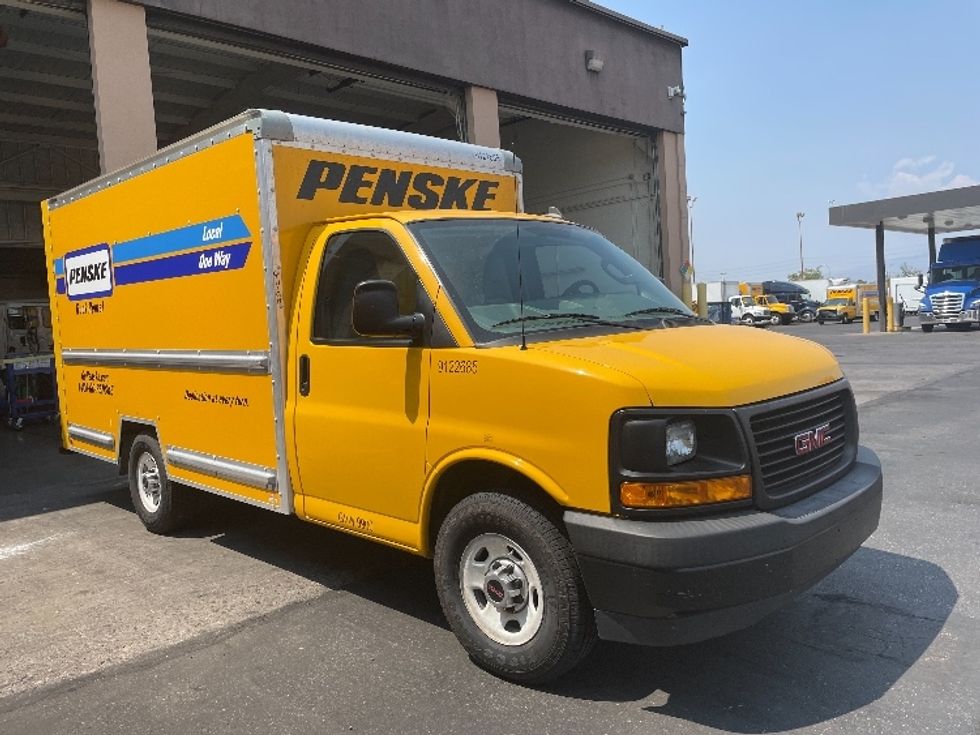 Used GMC Savana G33503 Light Duty Box Trucks for Sale in NV - Penske ...