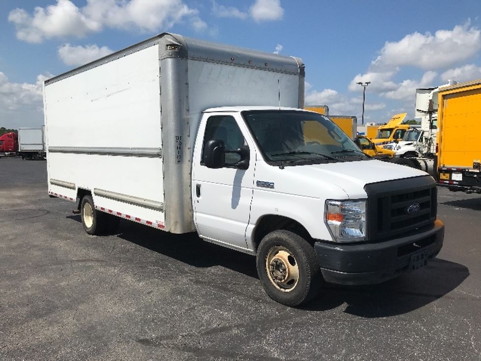 Used Ford Light Duty Box Trucks for Sale - Penske Used Trucks