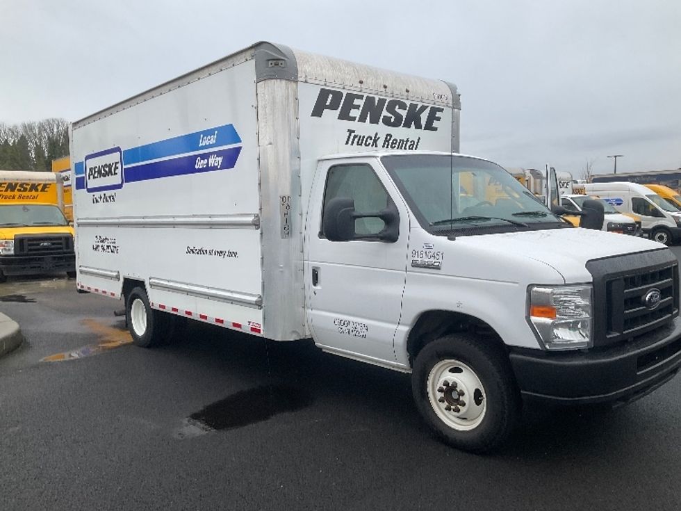 Used Light Duty Box Trucks for Sale - Penske Used Trucks