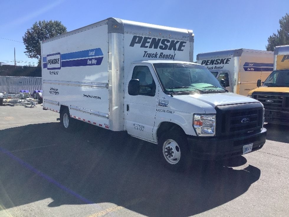 Used Ford Light Duty Box Trucks for Sale in CA - Penske Used Trucks