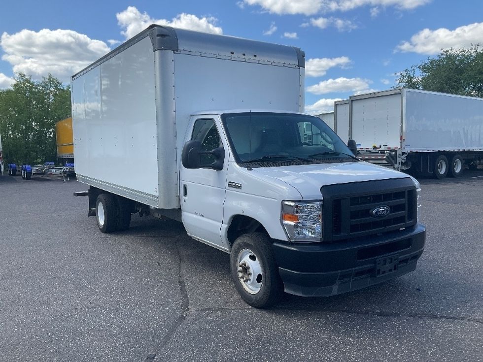 Used Ford Light Duty Box Trucks for Sale - Penske Used Trucks