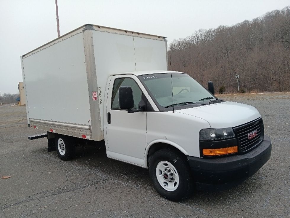 2018 GMC Savana G33503 Light Duty Box Truck