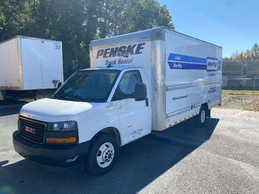 Used Light Duty Box Trucks for Sale - Penske Used Trucks