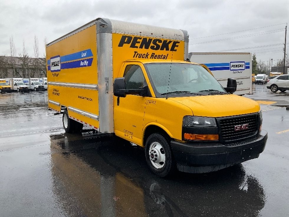 Used Light Duty Box Trucks for Sale in OR - Penske Used Trucks