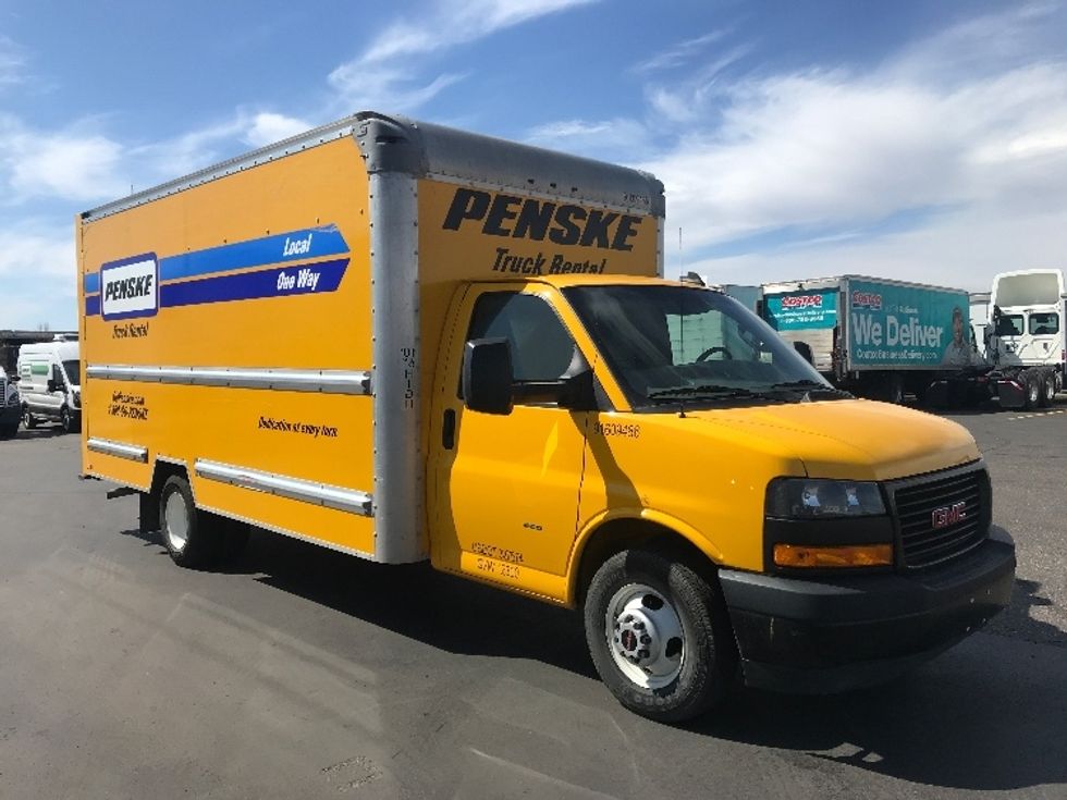 Used GMC Savana G33903 Light Duty Box Trucks for Sale - Penske Used Trucks