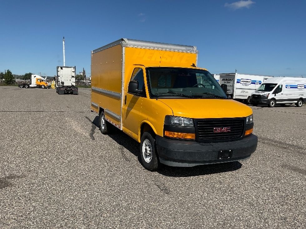 Used GMC Savana G33503 Light Duty Box Trucks for Sale - Penske Used Trucks