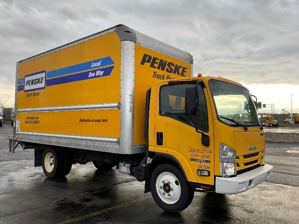 Used Isuzu Cabover Trucks for Sale - Penske Used Trucks