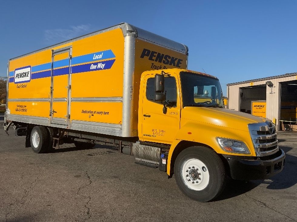 Used Medium Duty Box Trucks for Sale in IL - Penske Used Trucks