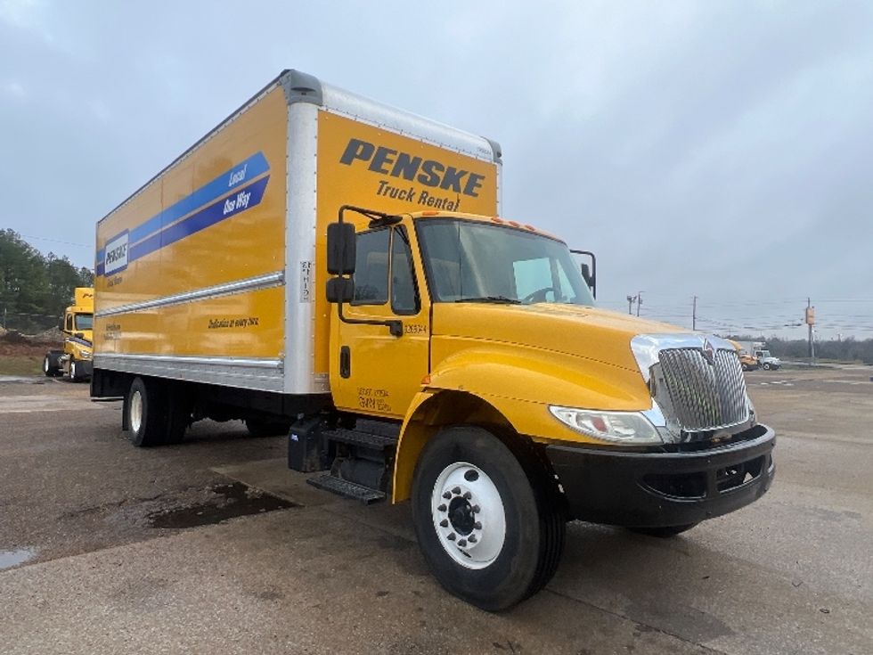 2018 International 4300 Medium Duty Box Truck