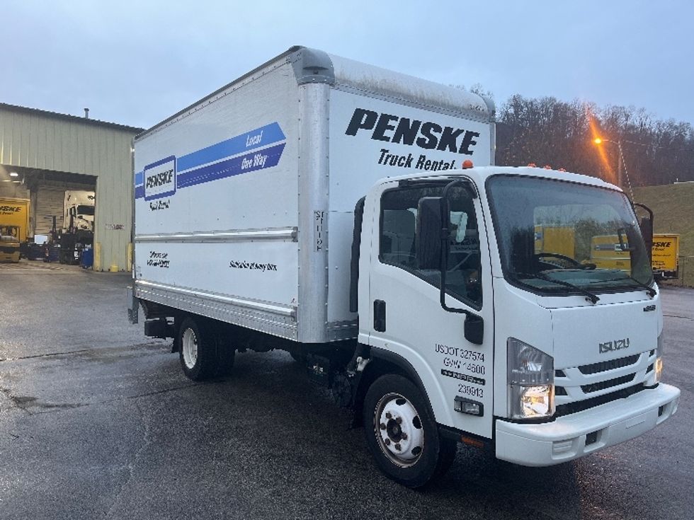 Used Isuzu Cabover Trucks for Sale - Penske Used Trucks