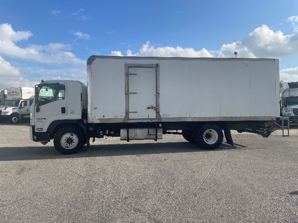 2019 Isuzu FTR Medium Duty Box Truck