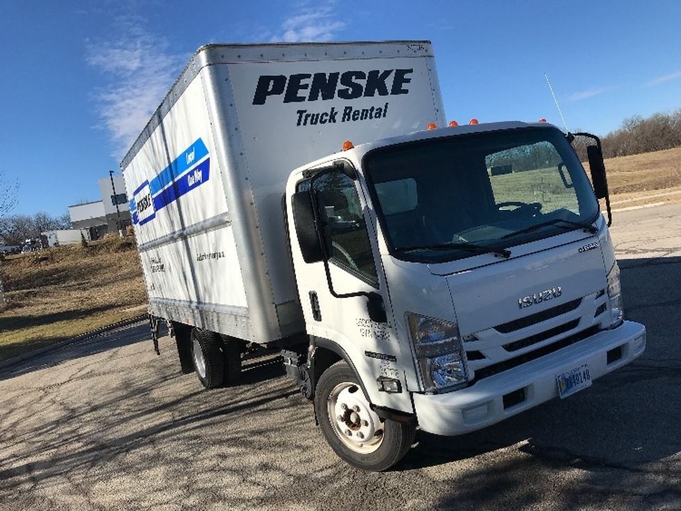 Used Isuzu Medium Duty Box Trucks for Sale - Penske Used Trucks