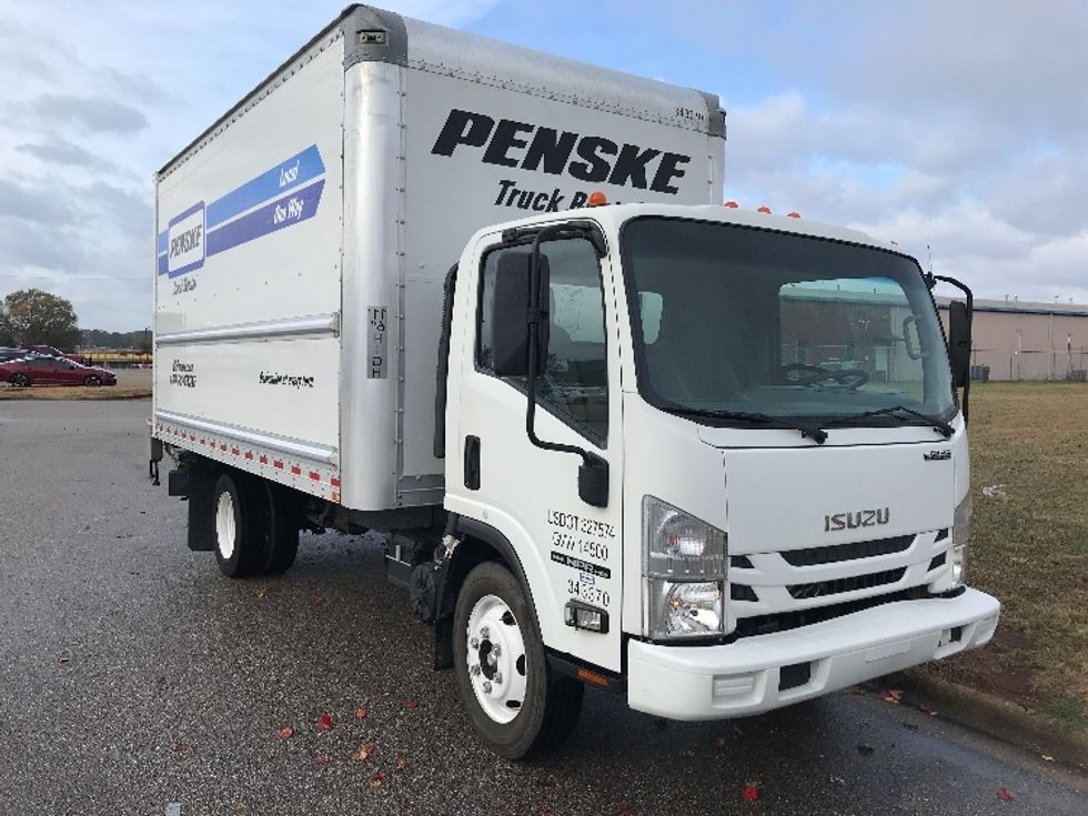 Used Isuzu Cabover Trucks for Sale - Penske Used Trucks